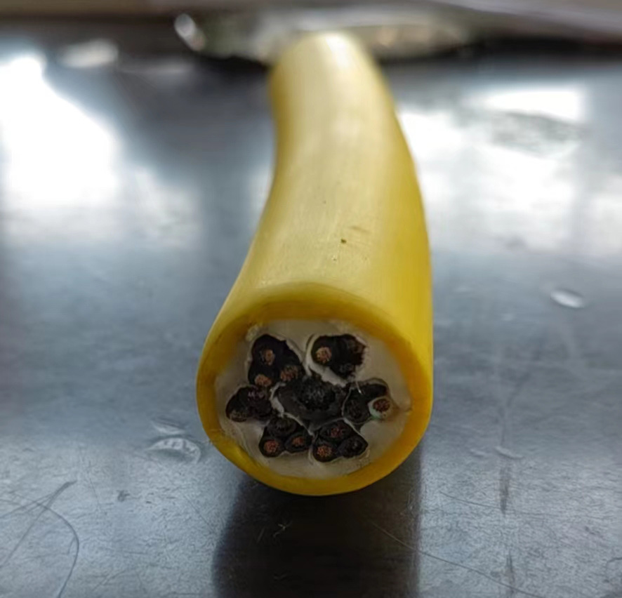 16784314277715.jpg 卷筒電纜.jpg